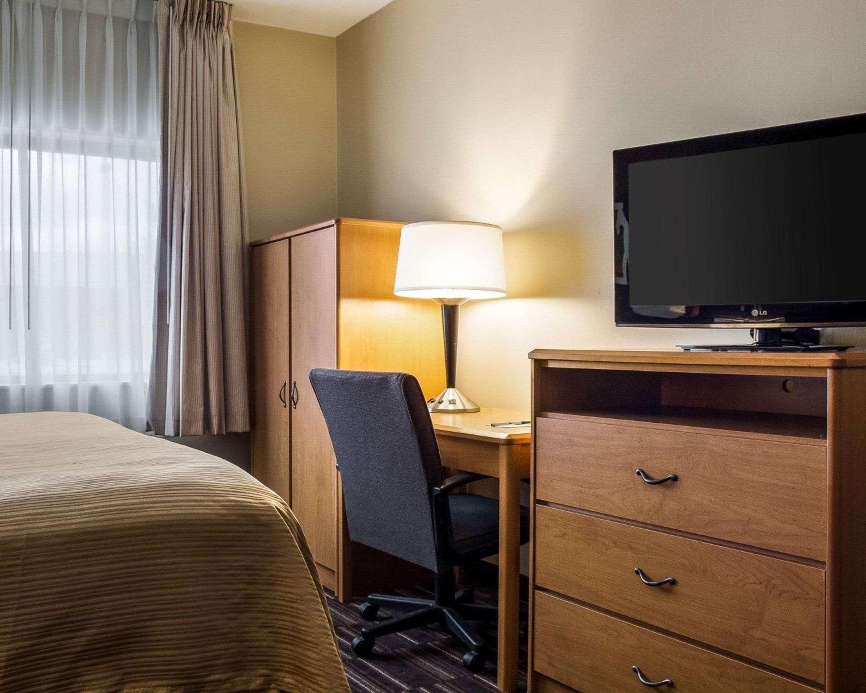 פארגו Quality Suites Near West Acres מראה חיצוני תמונה
