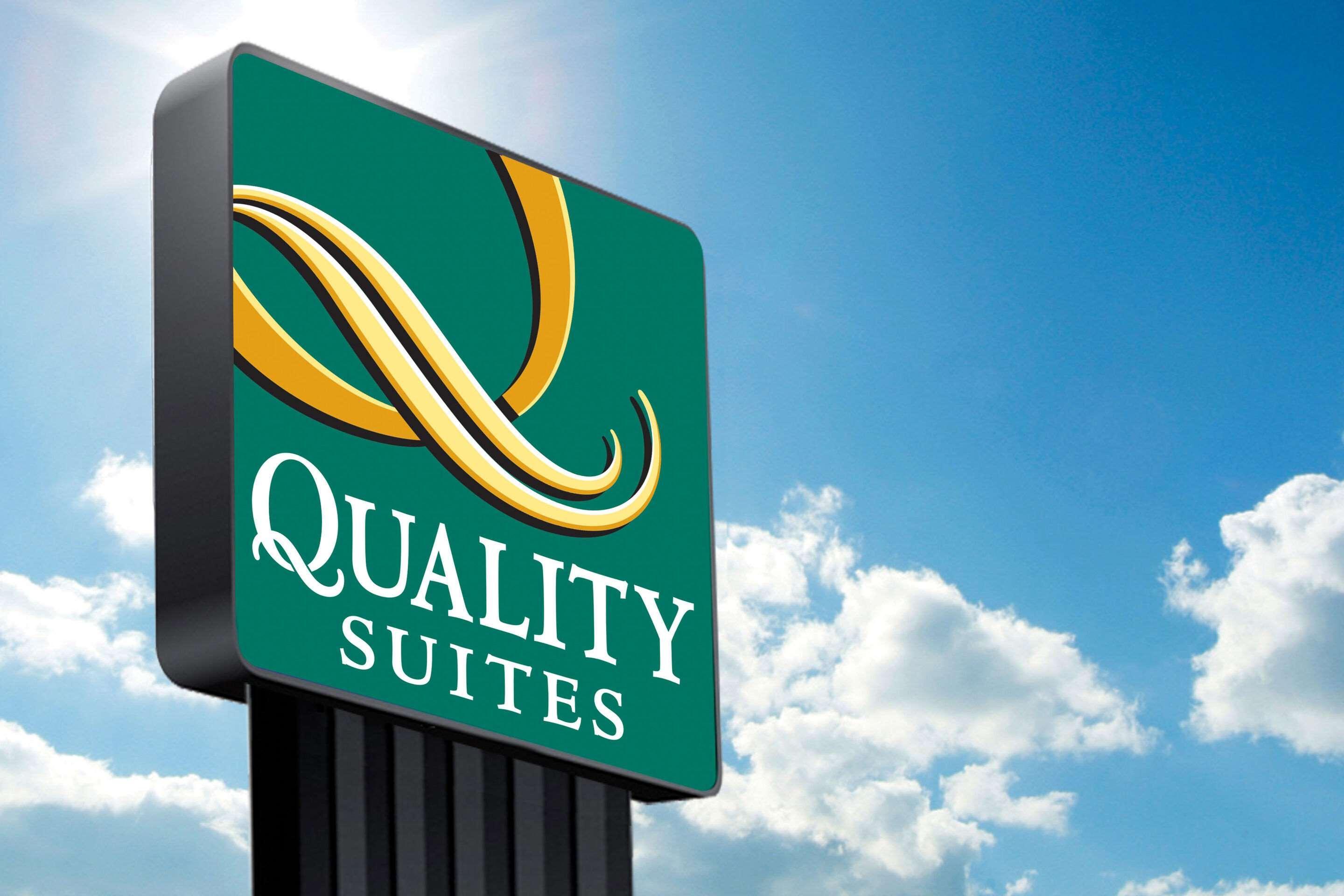 פארגו Quality Suites Near West Acres מראה חיצוני תמונה