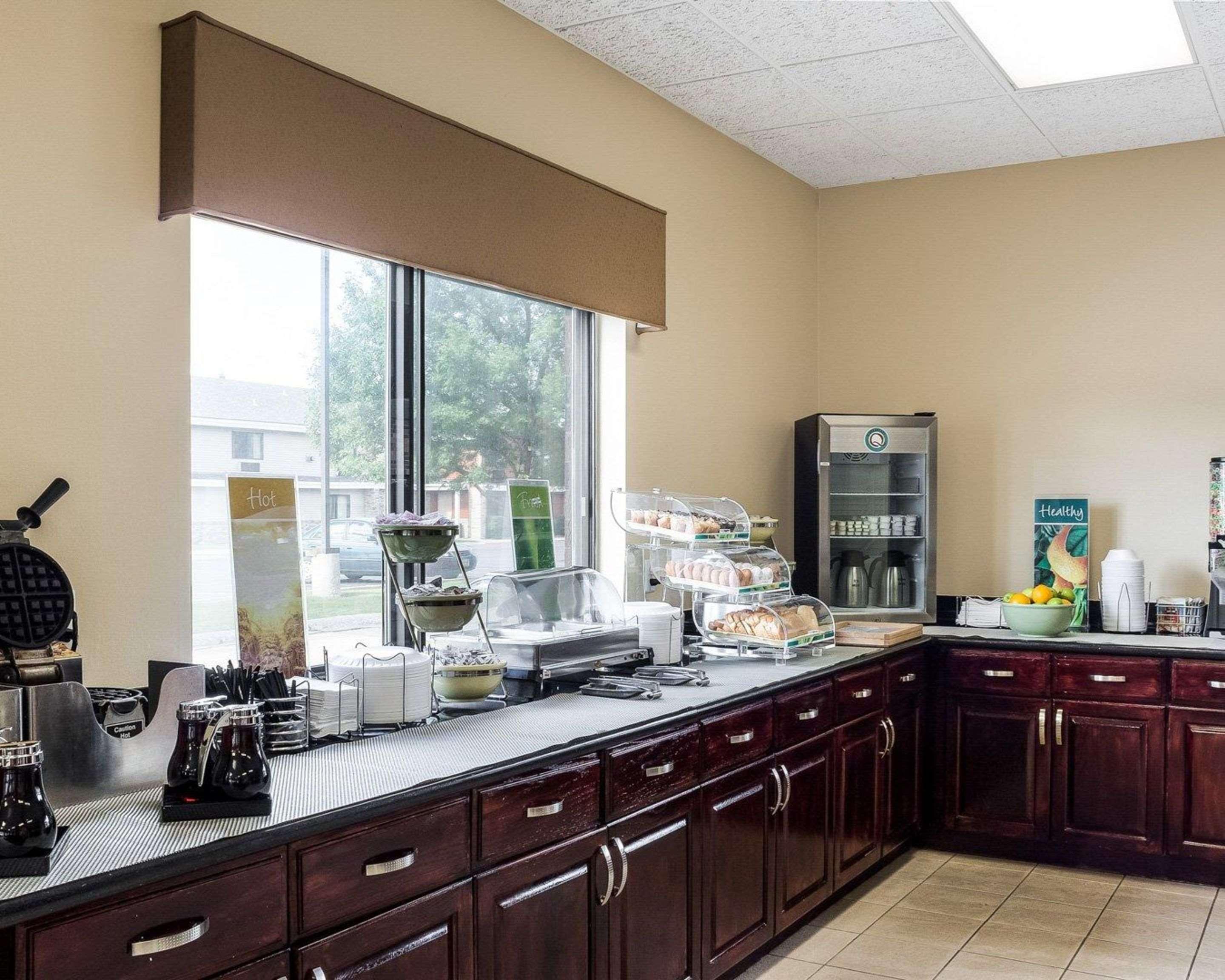 פארגו Quality Suites Near West Acres מראה חיצוני תמונה