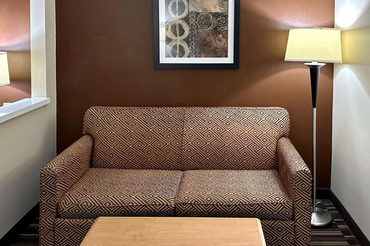 פארגו Quality Suites Near West Acres מראה חיצוני תמונה
