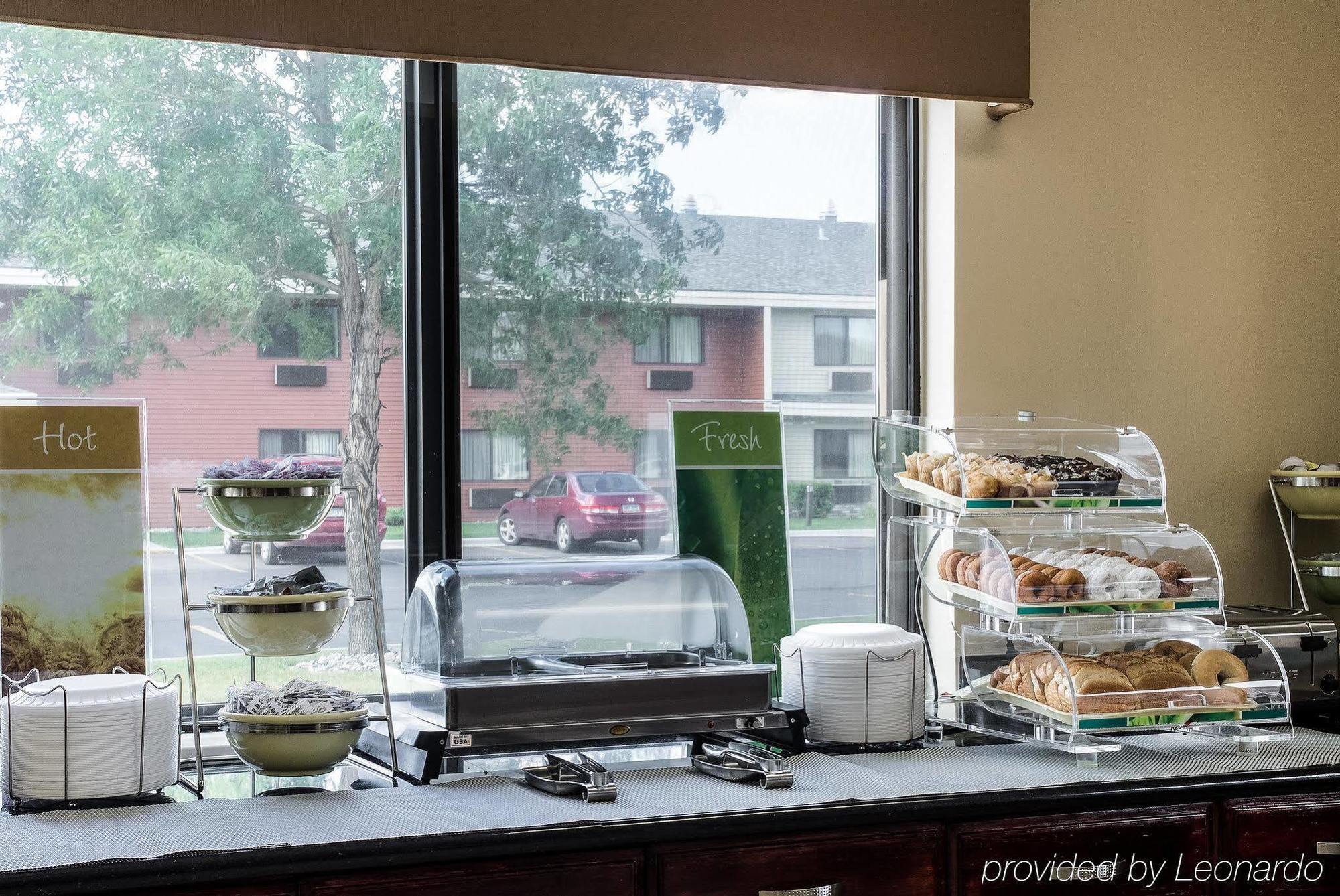 פארגו Quality Suites Near West Acres מראה חיצוני תמונה