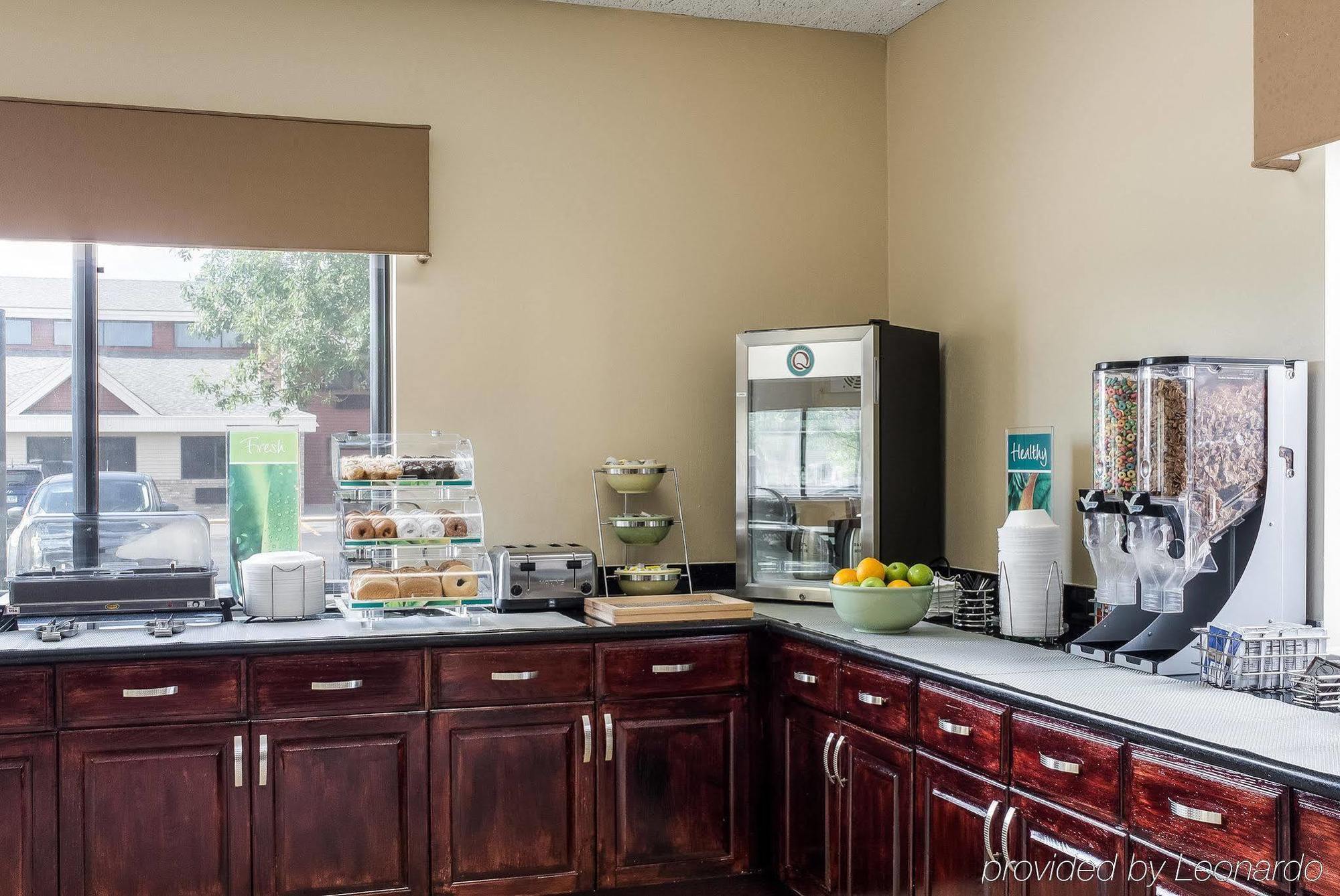 פארגו Quality Suites Near West Acres מראה חיצוני תמונה