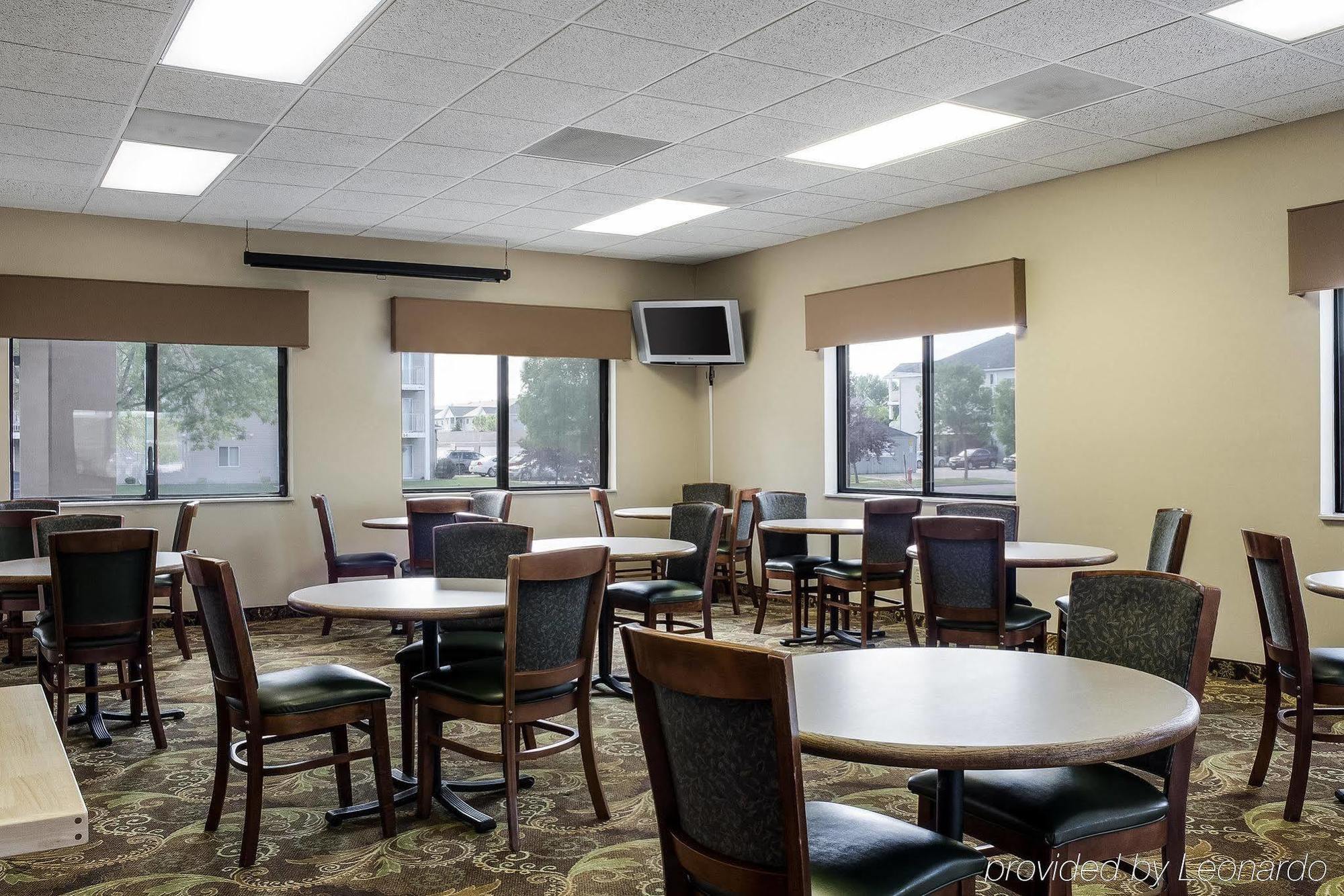 פארגו Quality Suites Near West Acres מראה חיצוני תמונה