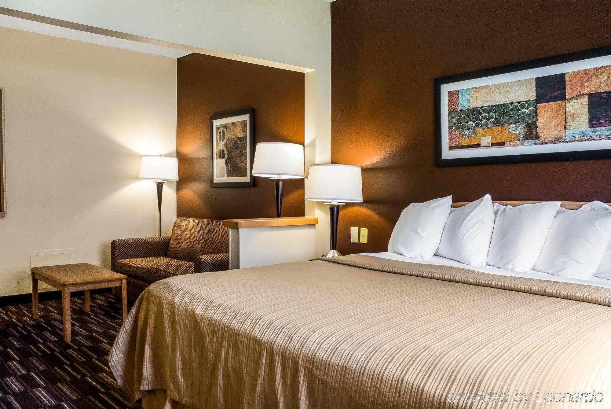 פארגו Quality Suites Near West Acres מראה חיצוני תמונה