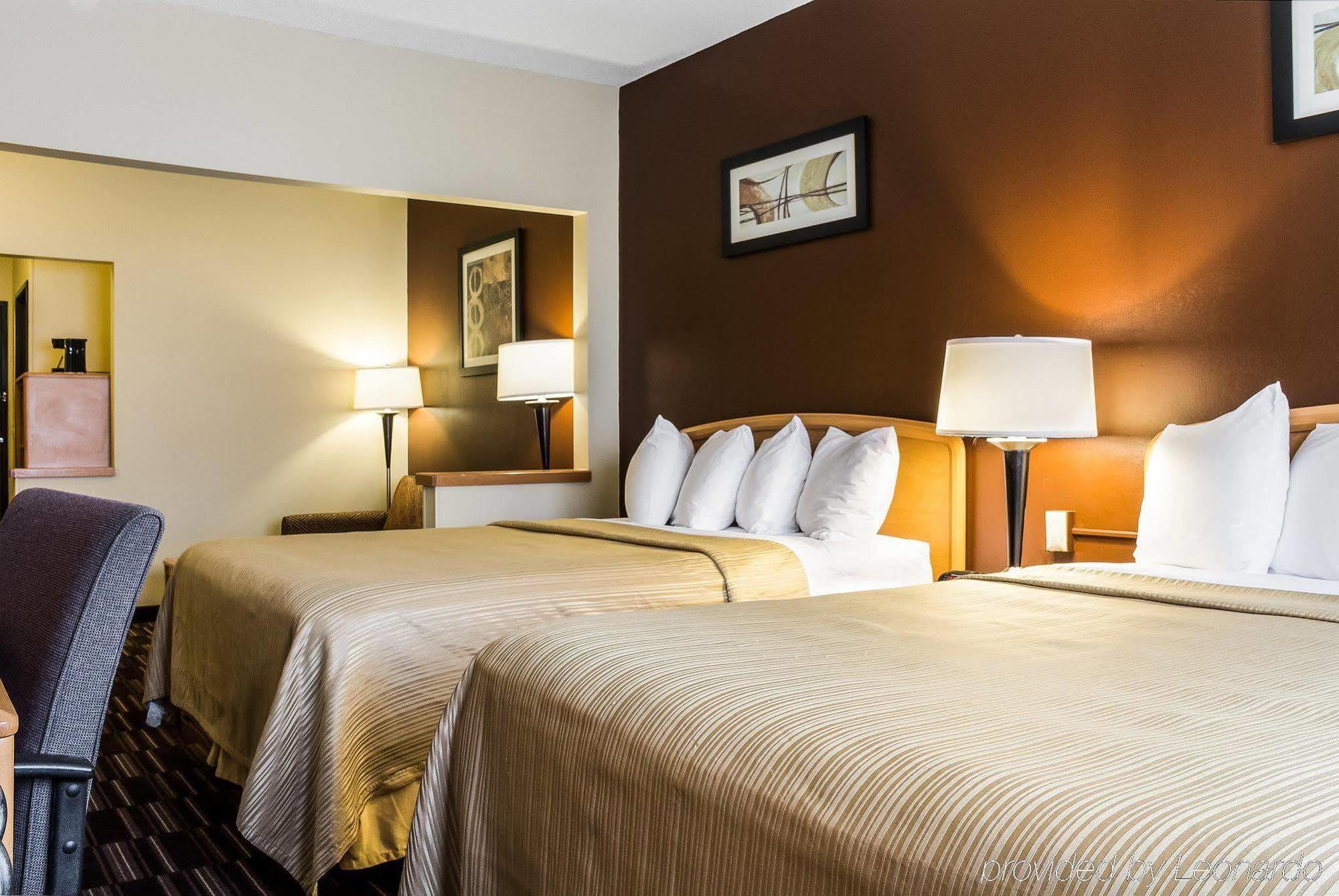 פארגו Quality Suites Near West Acres מראה חיצוני תמונה