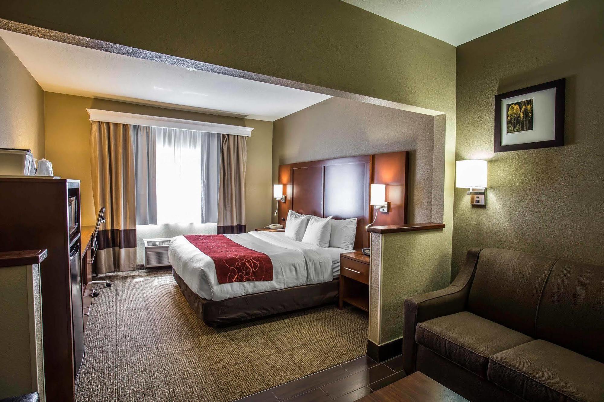 פארגו Quality Suites Near West Acres מראה חיצוני תמונה