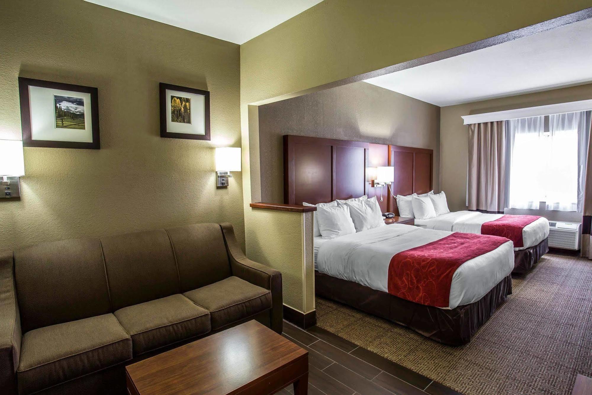 פארגו Quality Suites Near West Acres מראה חיצוני תמונה