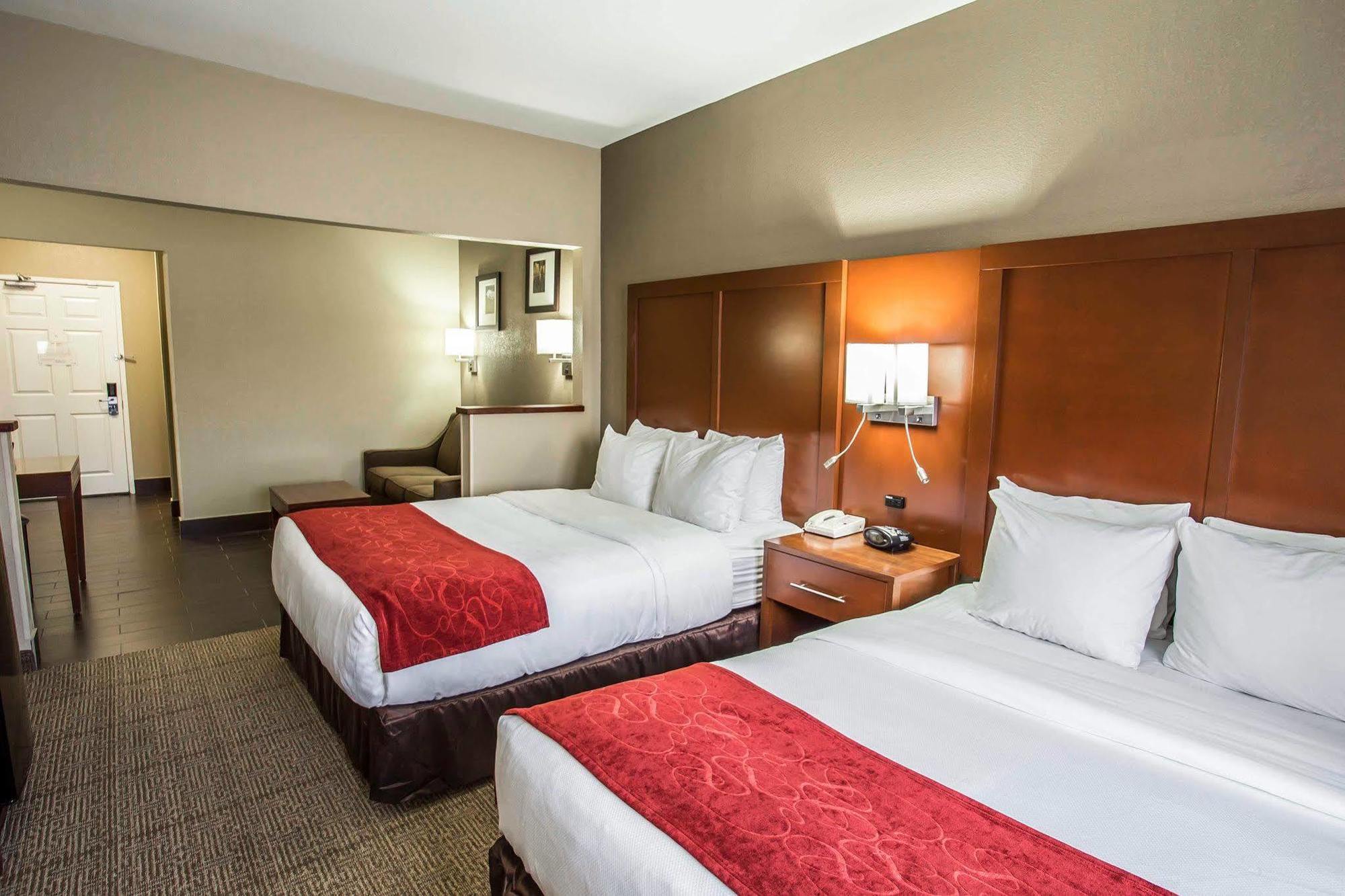 פארגו Quality Suites Near West Acres מראה חיצוני תמונה