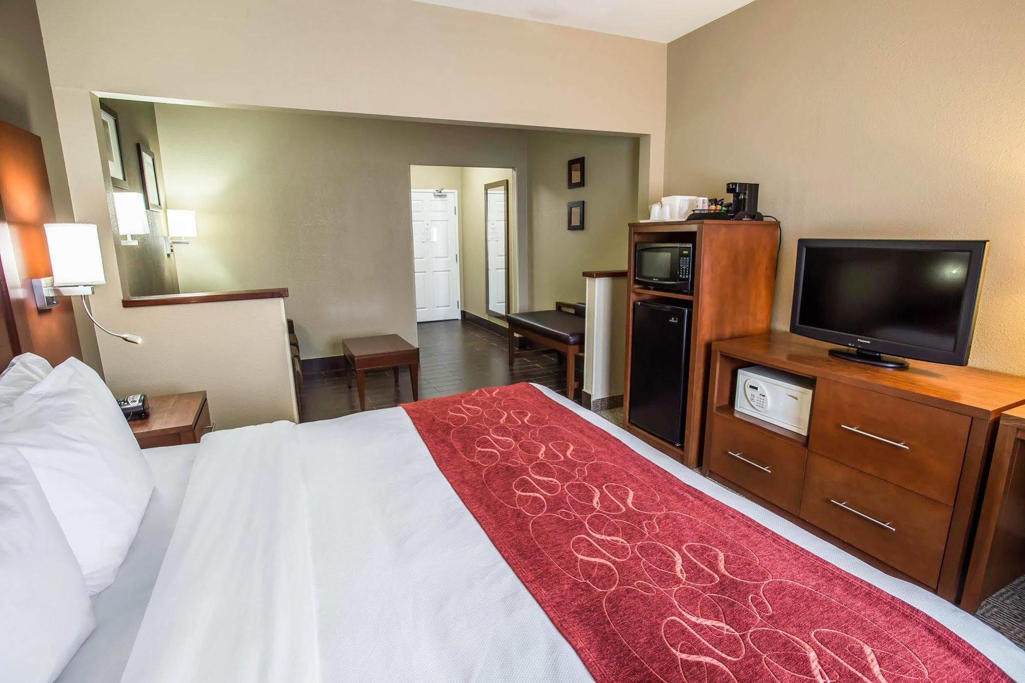 פארגו Quality Suites Near West Acres מראה חיצוני תמונה